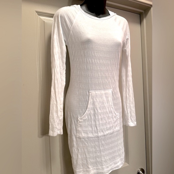 MAKE + MODEL White Swim Cover up Hooded Dress size XS - Picture 5 of 10